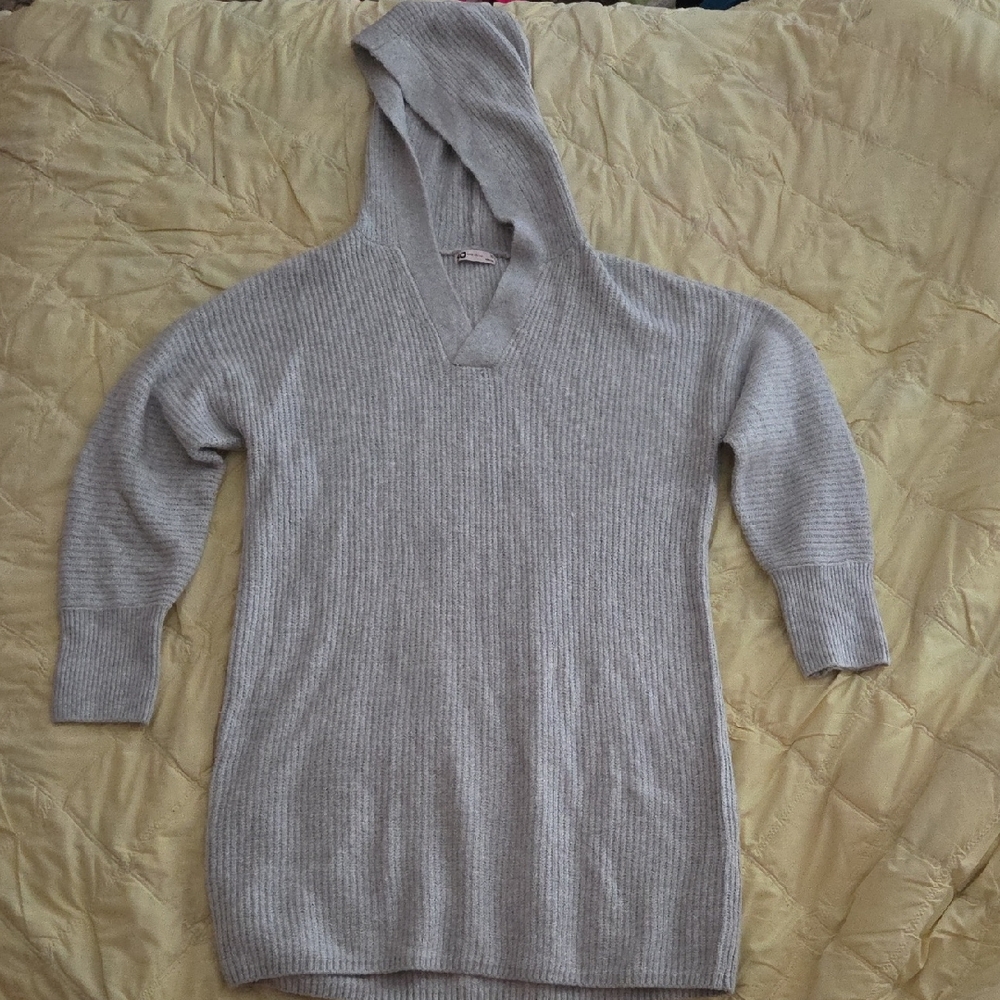 SO Women's Gray V-Neck Sweater